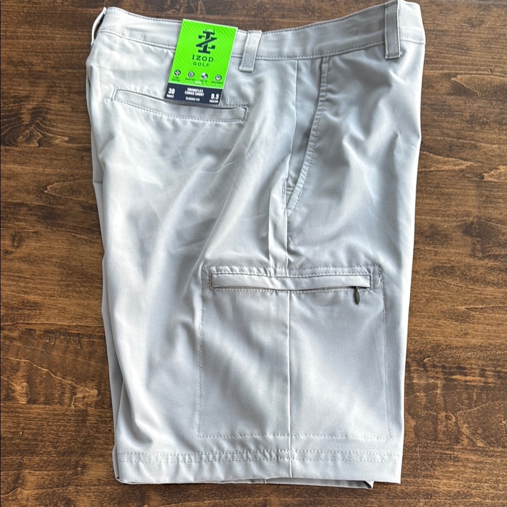 NWT Izod Men's Golf Light Gray Swingflex Cargo Shorts Size 30